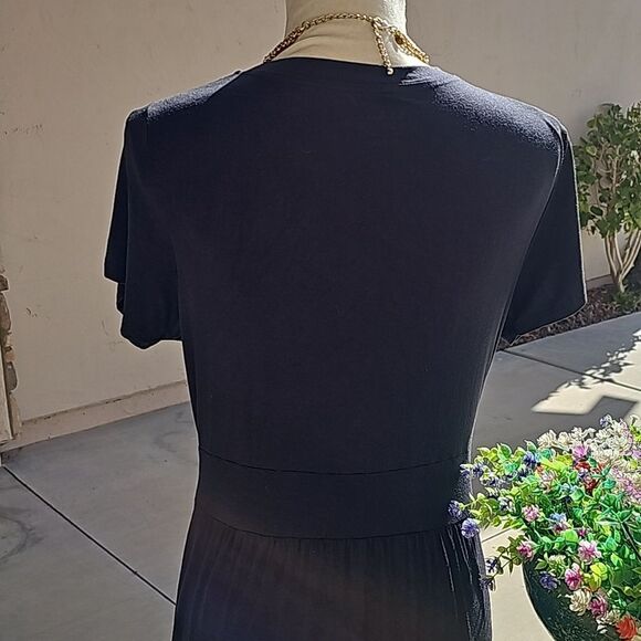 L.L. Bean short sleeve v neck soft dark navy dress size medium - Picture 5 of 11